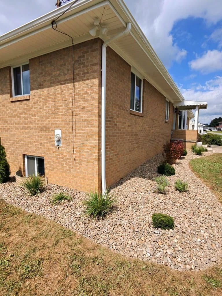 Gallery photos for Enhanced Curb Appeal with River Rock Landscaping: Image #1