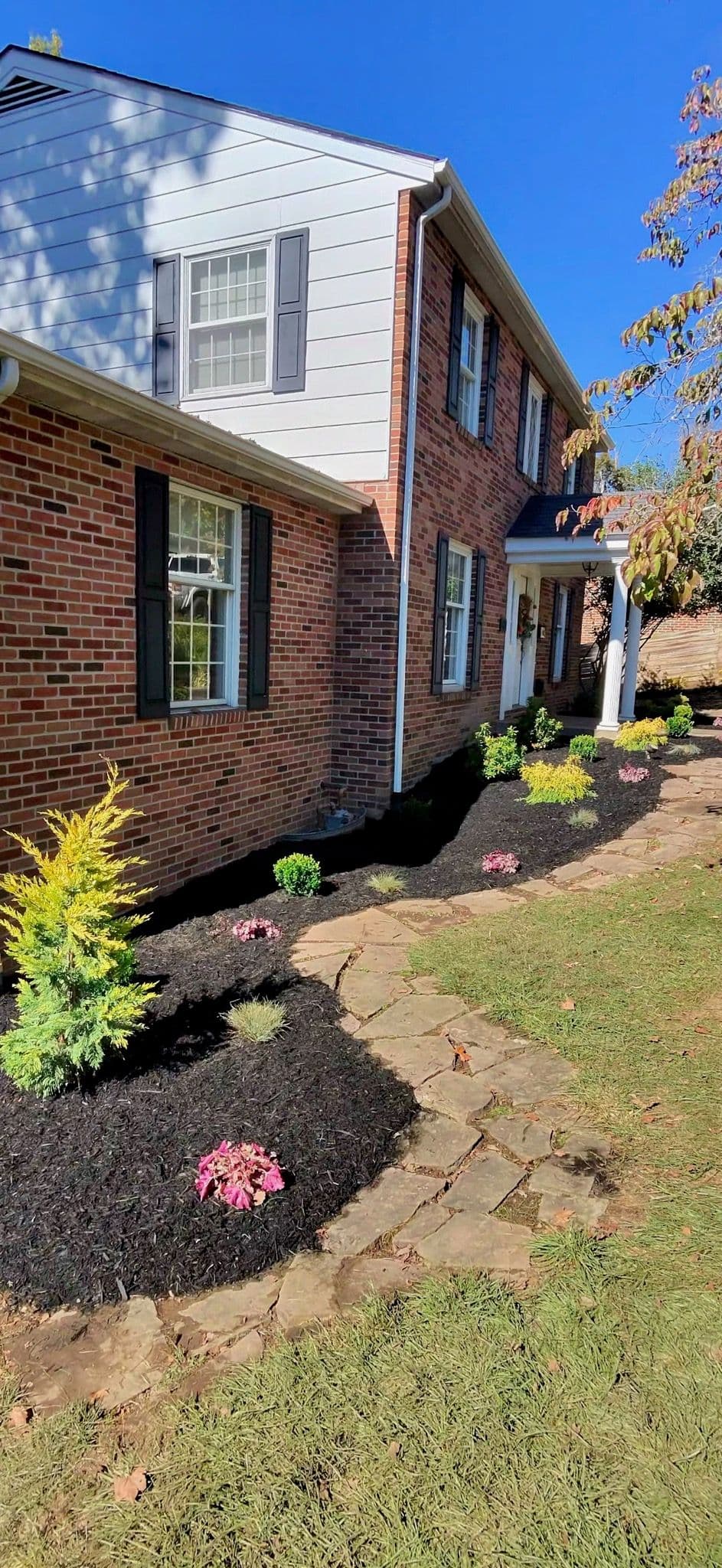 Elegant Front Landscape Design image